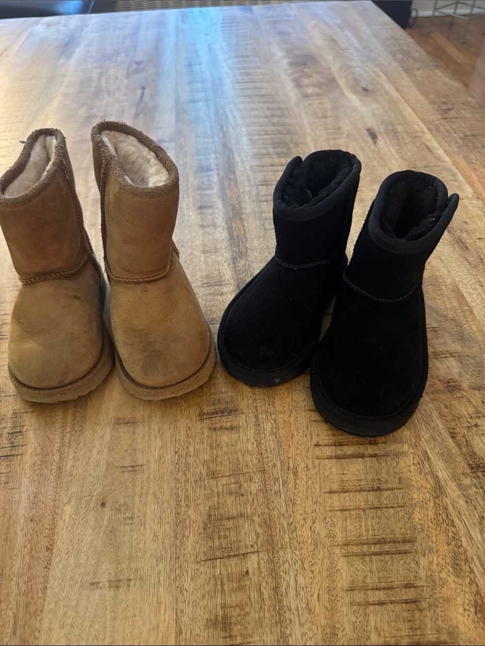 UGG big girls size 8 Classic chestnut Suede Shearling Boots and Black used